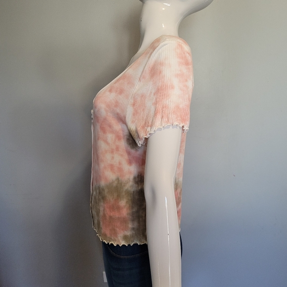 American Eagle Tie Dye Snap Front Baby Tee with Scalloped Edges, BNWT, Size XL - Picture 4 of 8